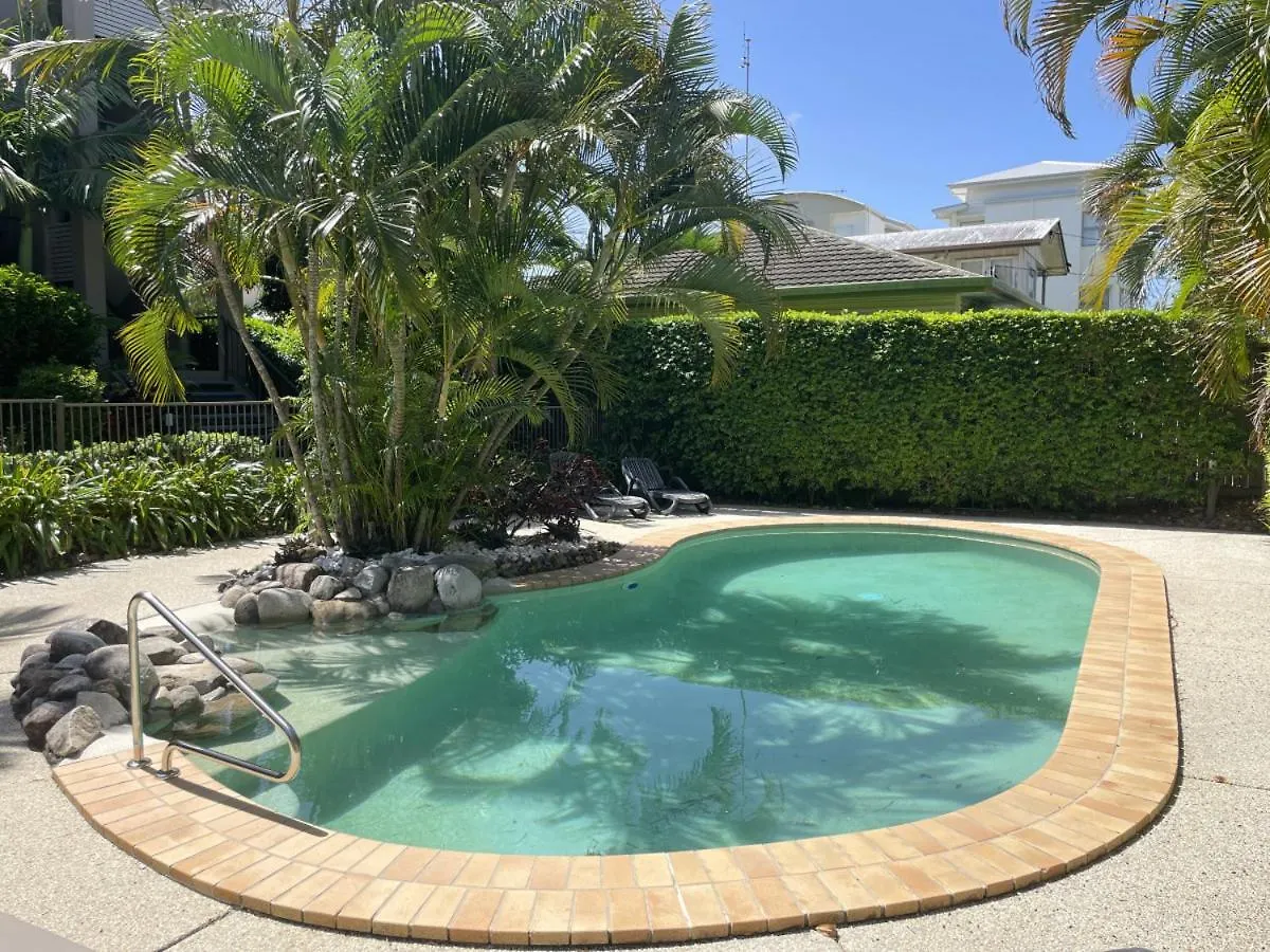 Cockleshell10 7 Tropical Apartment With Pool Area Noosaville